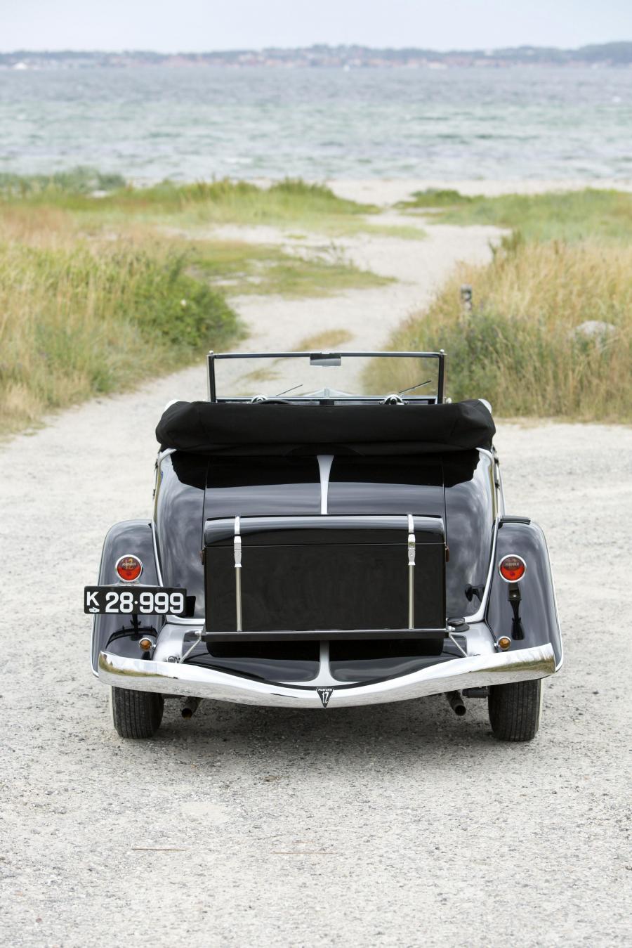  Auburn 12-165 Salon Dual Ratio Convertible 1933 года  (фото 3 из 9)